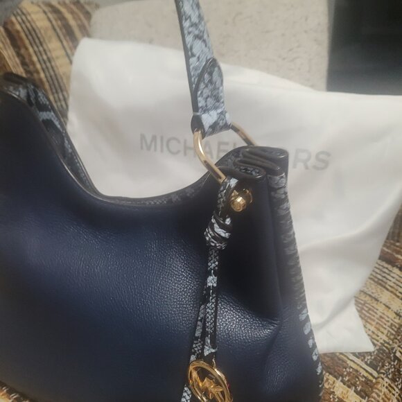 Michael Kors purse - Picture 2 of 4